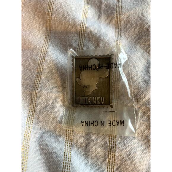 NEW Cast Member Exclusive Mickey Mouse Stamp Disney Trading Pin - Picture 1 of 2